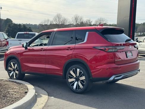 New 2026 Mitsubishi Outlander FWD image 8