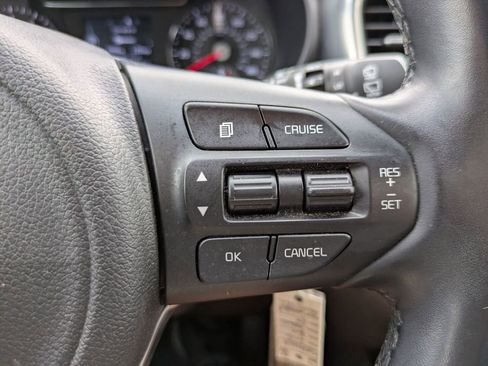 Used 2016 Kia Sorento EX image 25