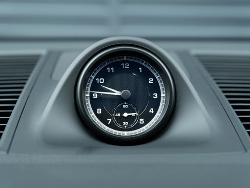 Certified 2025 Porsche Macan image 21