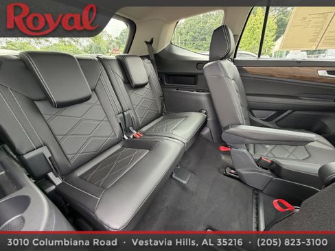 Certified 2026 Volkswagen Atlas SE w/ Panoramic Sunroof Package FWD image 11