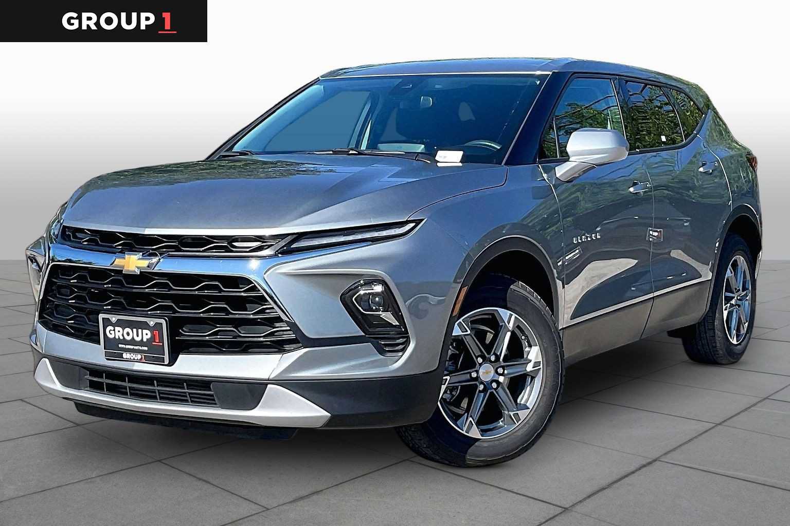 Used 2026 Chevrolet Blazer LT FWD image 1