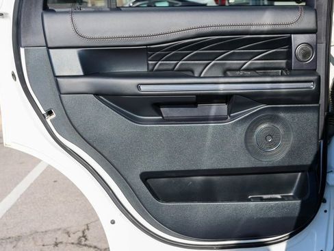 Used 2021 Ford Expedition Platinum image 18