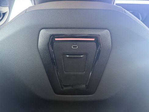 Used 2025 BMW 530i image 14