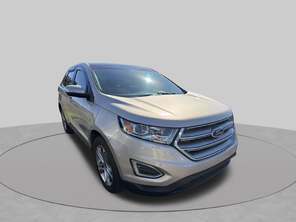 Used 2018 Ford Edge Titanium w/ Equipment Group 301A AWD/4WD image 3