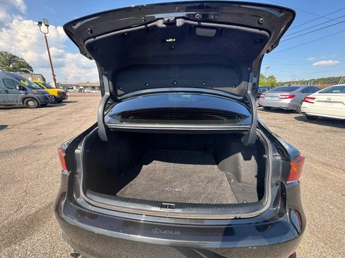 Used 2018 Lexus IS 300 F Sport w/ F Sport Package RWD image 9