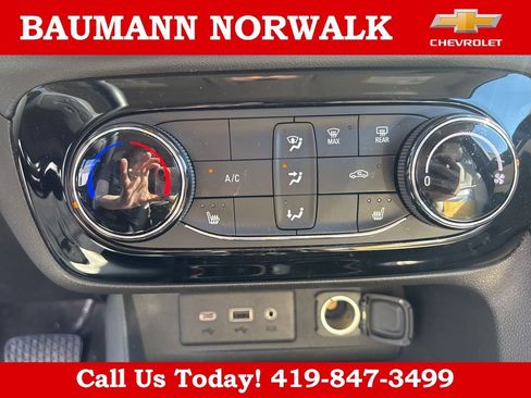 Used 2023 Buick Encore GX Preferred w/ Cold Weather Comfort Package FWD image 22