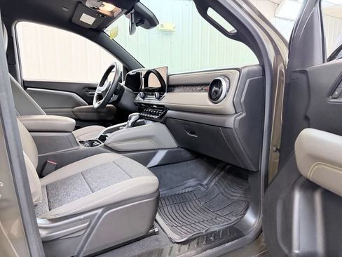 Used 2024 Chevrolet Colorado ZR2 w/ Safety Package AWD/4WD image 31