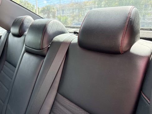 Used 2017 Toyota Camry SE image 15