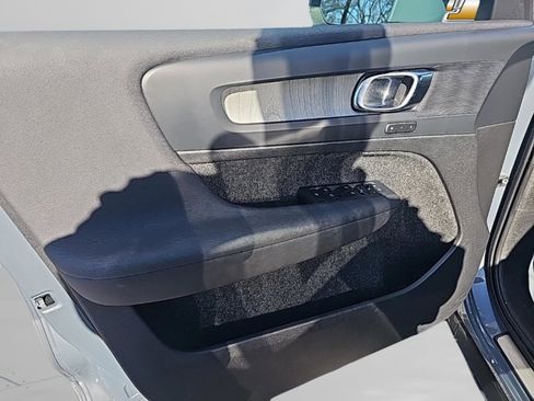 Used 2023 Volvo XC40 B5 Plus w/ Protection Package Premier image 20