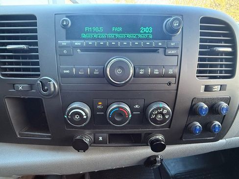 Used 2011 GMC Sierra 1500 W/T image 23