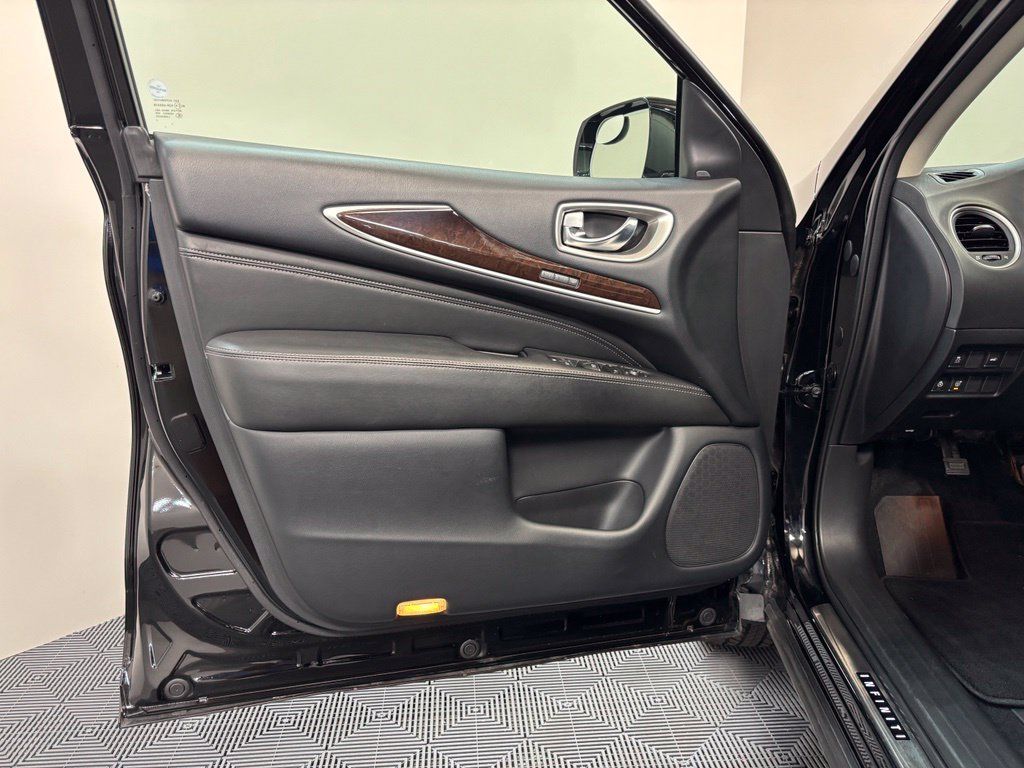 Used 2018 INFINITI QX60 Luxe w/ Deluxe Technology Package AWD/4WD image 30
