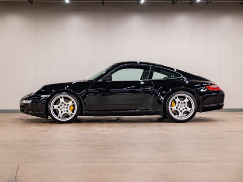 Used 2005 Porsche 911 Carrera S RWD image 23