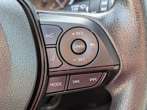 Used 2025 Toyota RAV4 XLE w/ Convenience Package FWD image 20