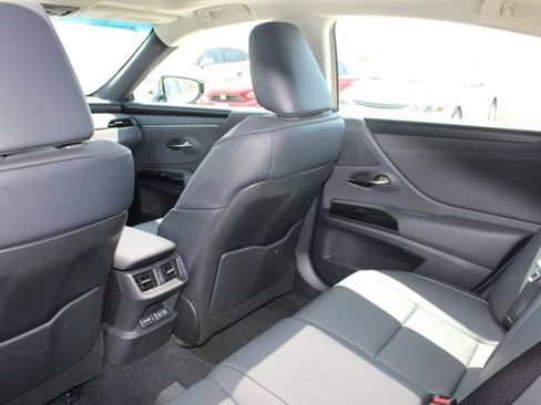 Certified 2025 Lexus ES 350 w/ Premium Package FWD image 8