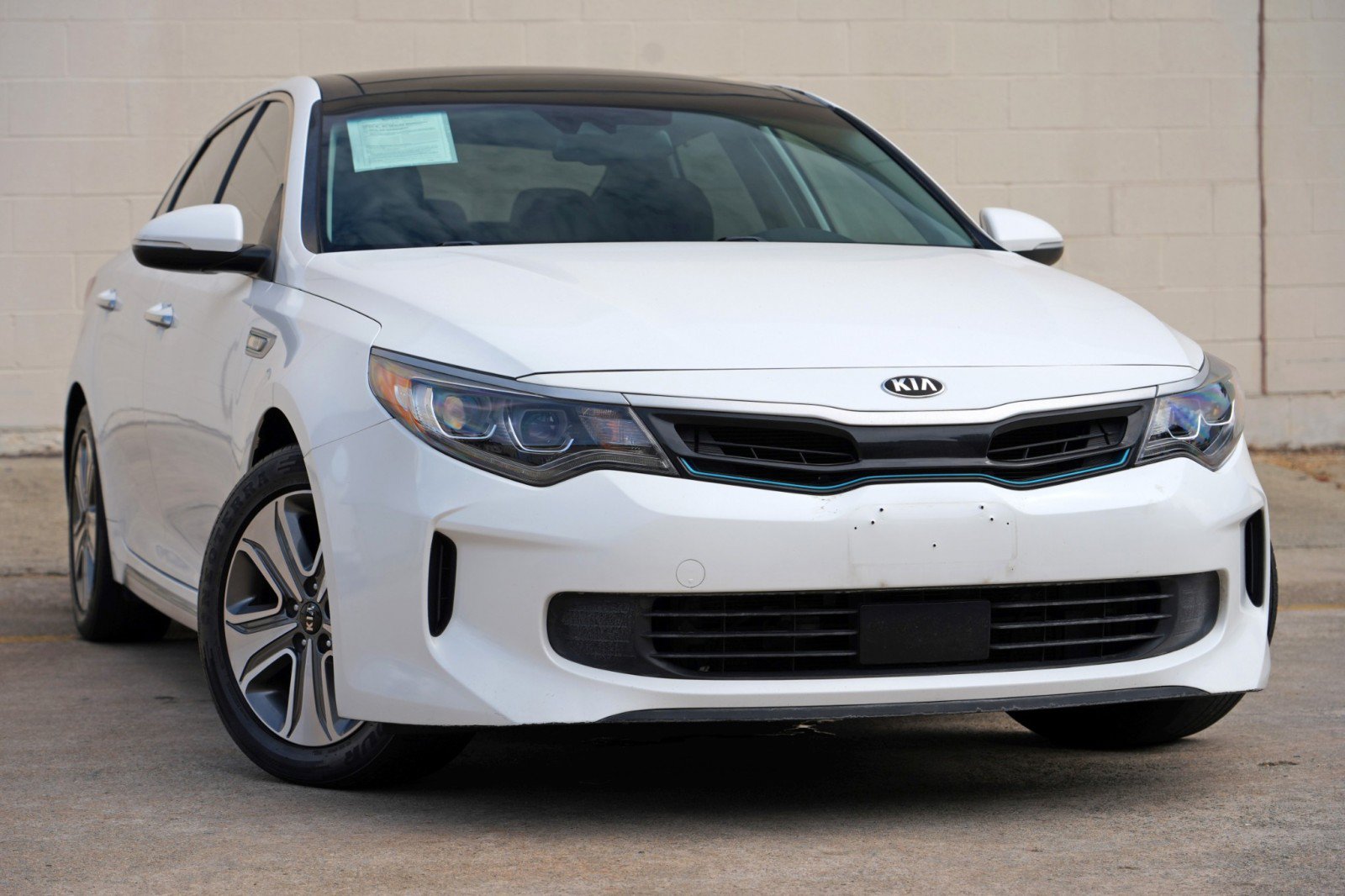 Used 2018 Kia Optima EX w/ Technology Package FWD image 2