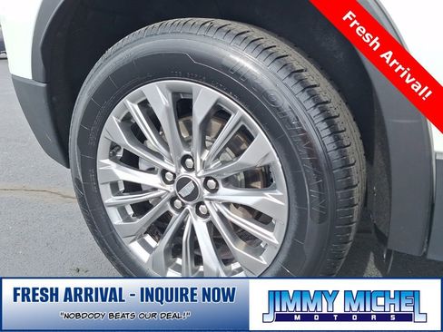 Used 2024 Cadillac XT4 Premium Luxury image 23