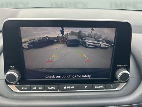 Used 2025 Nissan Rogue SV image 18