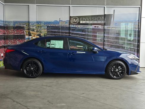 Used 2026 Toyota Camry SE FWD image 4
