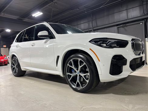 Used 2022 BMW X5 xDrive40i AWD/4WD image 2