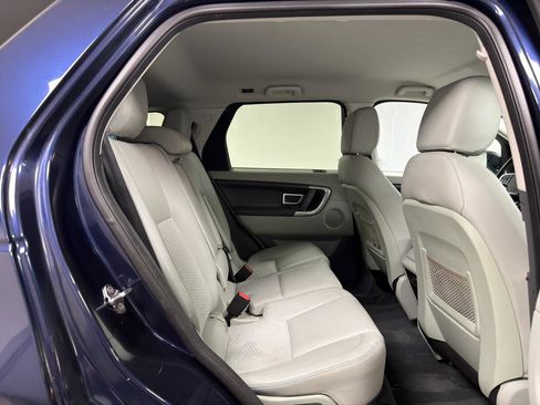 Used 2016 Land Rover Discovery Sport SE image 29