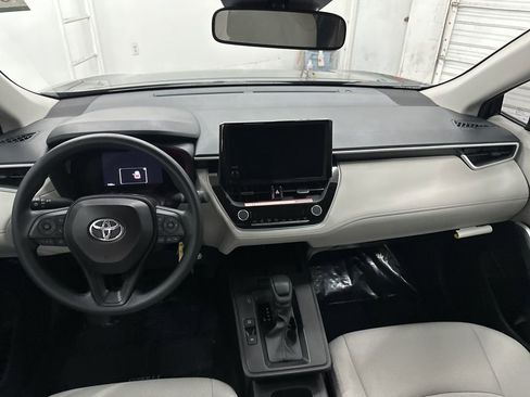 Used 2026 Toyota Corolla Cross L image 18
