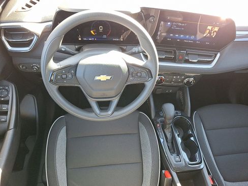 Used 2025 Chevrolet TrailBlazer LT image 11