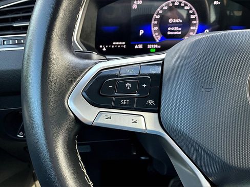 Used 2024 Volkswagen Tiguan SE image 18