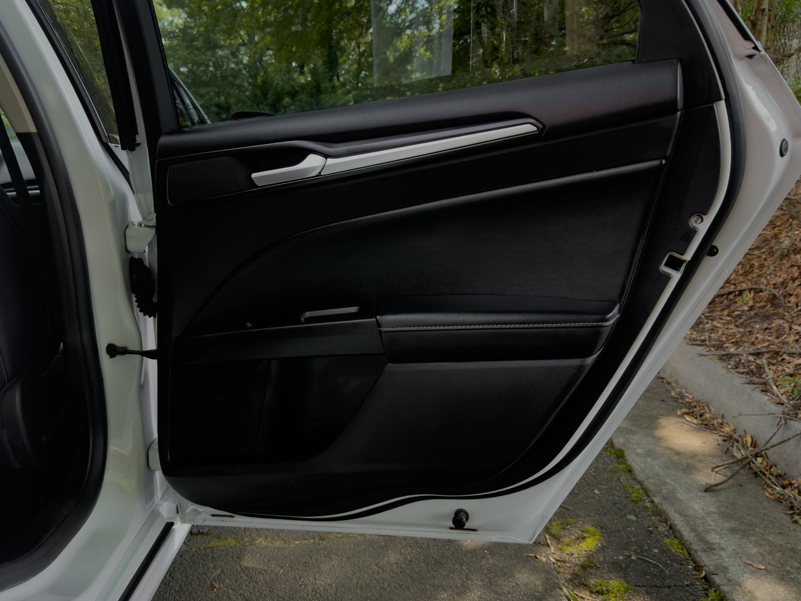 Used 2020 Ford Fusion Titanium FWD image 33