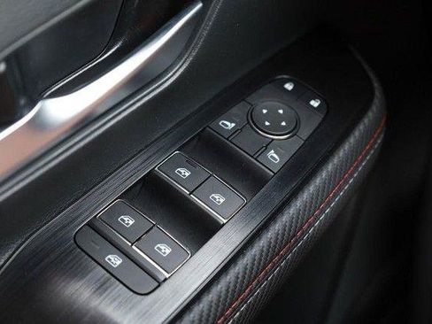 Used 2025 Nissan Kicks SR AWD/4WD image 18