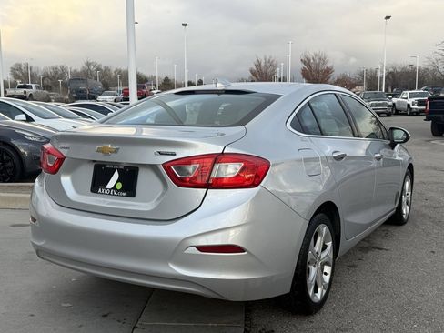 Used 2017 Chevrolet Cruze Premier image 7