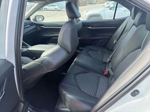 Used 2023 Toyota Camry SE image 9