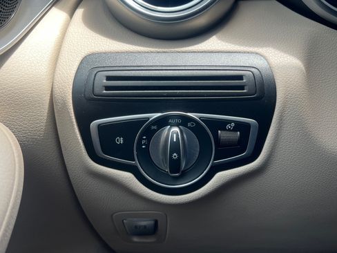 Certified 2022 Mercedes-Benz GLC 300 image 27