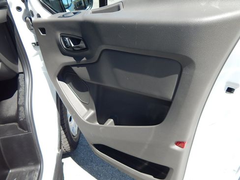 Used 2024 Ford Transit 350 XLT RWD image 22