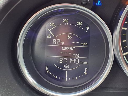 Used 2020 MAZDA MX-5 Miata Sport RWD image 20