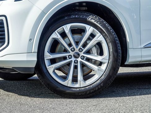 Used 2025 Audi Q7 3.0T Premium Plus AWD/4WD image 4