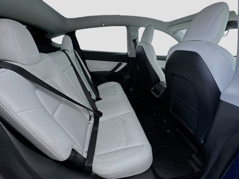 Used 2022 Tesla Model Y Performance image 19