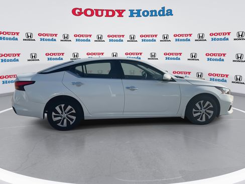 Used 2022 Nissan Altima 2.5 S image 9