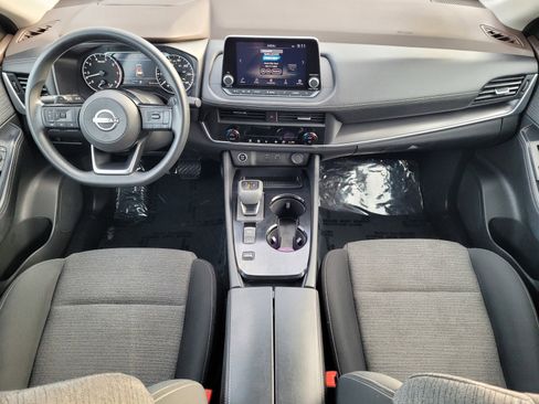 Used 2023 Nissan Rogue SV image 10