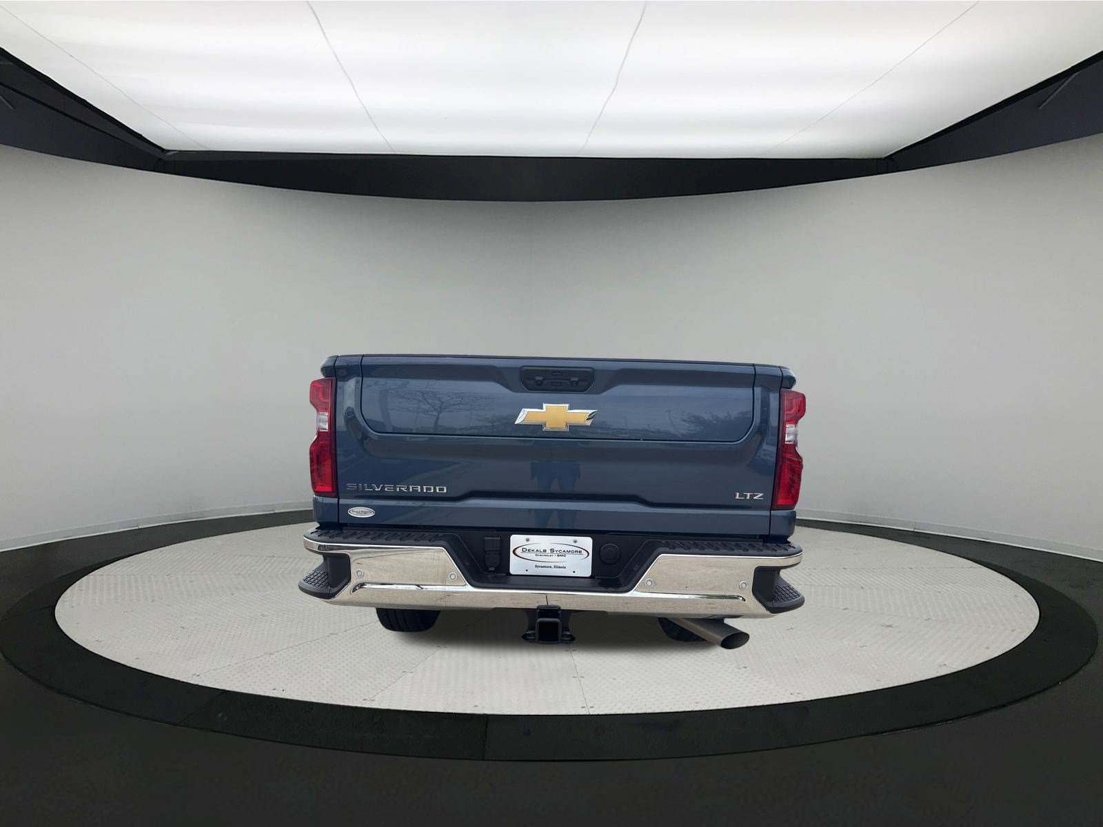 Used 2024 Chevrolet Silverado 3500 LTZ w/ LTZ Premium Package AWD/4WD image 6