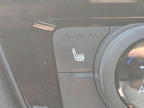 Used 2024 Toyota Grand Highlander XLE image 28