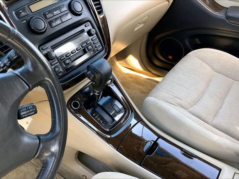 Used 2002 Toyota Highlander Limited FWD image 15