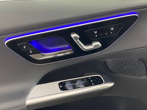 Used 2026 Mercedes-Benz GLC 350e 4MATIC image 23