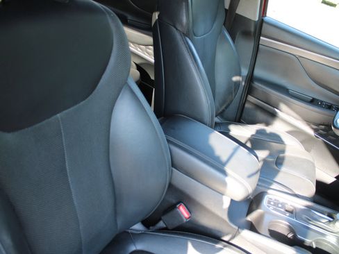 Used 2019 Hyundai Santa Fe AWD image 23