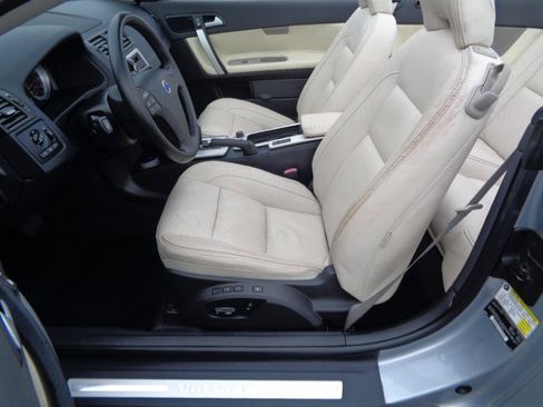 Used 2011 Volvo C70 T5 w/ Convenience Pkg image 23
