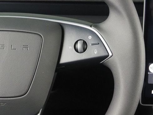 Used 2026 Tesla Model Y Long Range RWD image 29