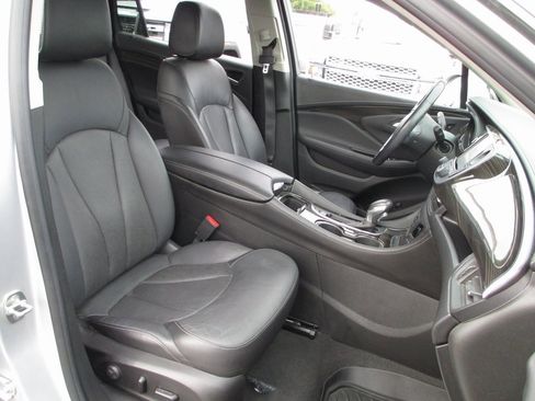 Used 2019 Buick Envision Essence image 18