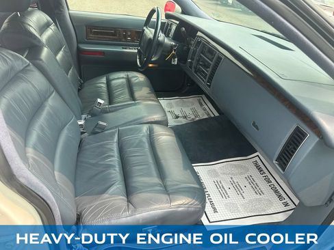 Used 1995 Cadillac Fleetwood Brougham RWD image 29
