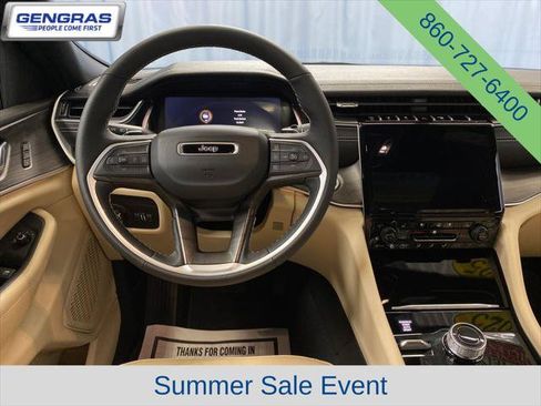 Certified 2025 Jeep Grand Cherokee Limited w/ Luxury Tech Group II AWD/4WD image 34