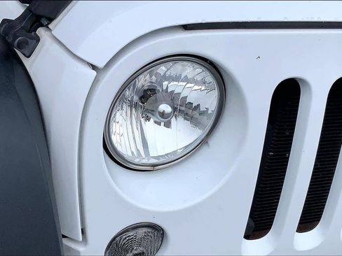 Used 2018 Jeep Wrangler Sport image 26