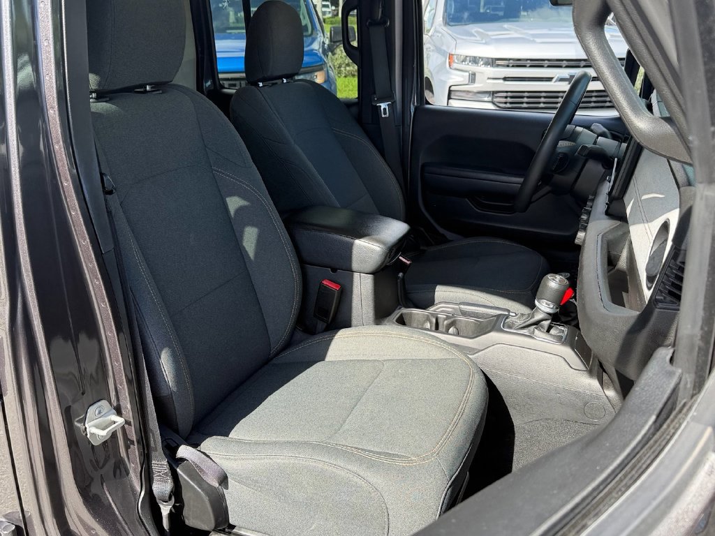 Used 2024 Jeep Wrangler Unlimited AWD/4WD image 17